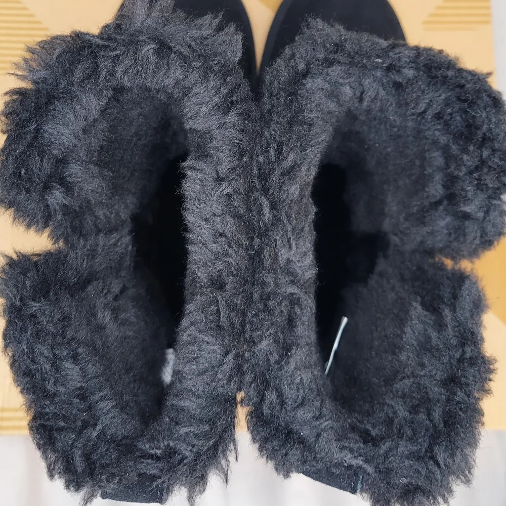 Koolaburra By UGG Aribel Short Black Women's Boots Size 8 & 11 NWT
